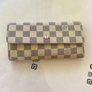 LOUIS VUITTON Sarah Wallet